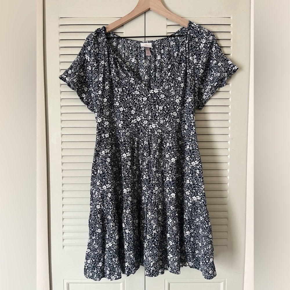 • Knox Rose Navy Floral Dress •